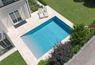 Mini piscines

Entre le spa et la piscine, votre cœur balance ? Nos mini piscines seront l’élément parfait pour votre jardin ou terrasse.

Lire plus